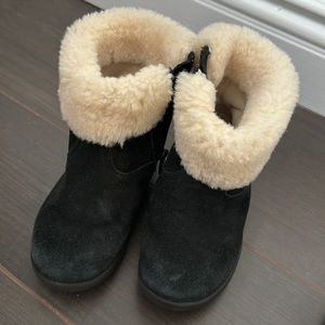 Toddler size 9 Black Uggs with fur.